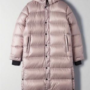 Aritzia TNA super puff